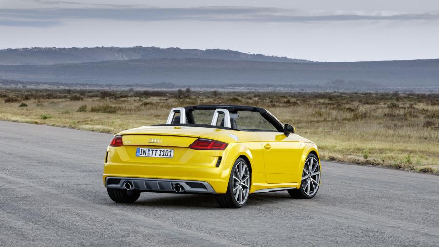  Audi TT Roadster S-Line (8S) 2018 года  (WW) (фото 8 из 33)